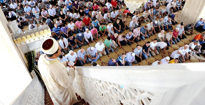 Mısır'daki cuma hutbelerinde Kudüs vurgusu