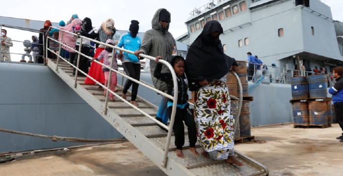 Libya sahillerinde 250 göçmen kurtarıldı