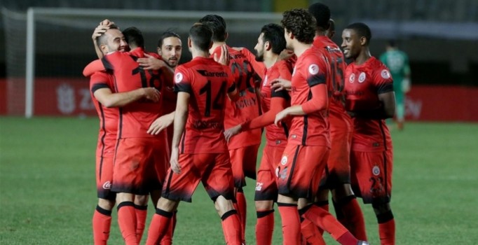 Akhisar-Galatasaray maçı muhtemel 11'leri