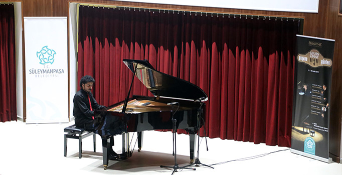 Oyuncak orgla başladı piyano virtüözü oldu