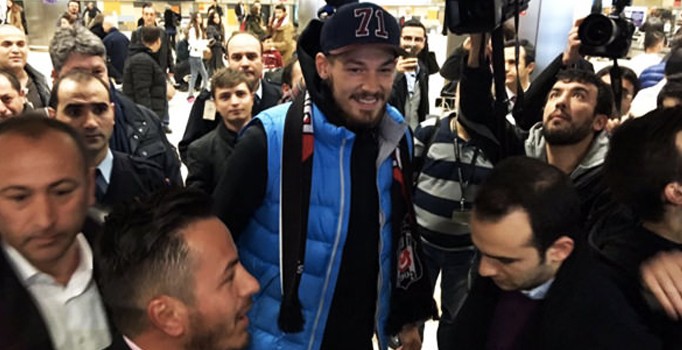 Beşiktaş'ın yeni transferi Boyko İstanbul'a geldi