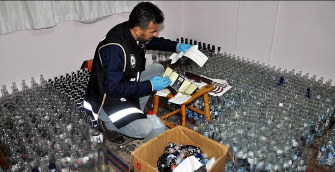 İstanbul'da yılbaşı öncesi sahte ve kaçak içki operasyonu