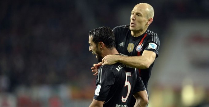 Bayern Münih'in Faslı futbolcusu Medhi Benatia'nın maaş bordrosu internete düştü, Almanya karıştı