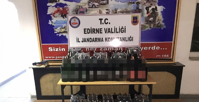Edirne'de kaçak içki operasyonu: 1 ton şarap ele geçirildi