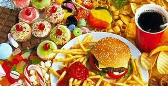 Abur cubur yemek depresyona sokuyor