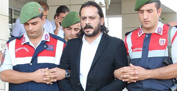 Emrah Serbes'in yaptığı kazayla ilgili doktor ve 2 polis hakkında suç duyurusu