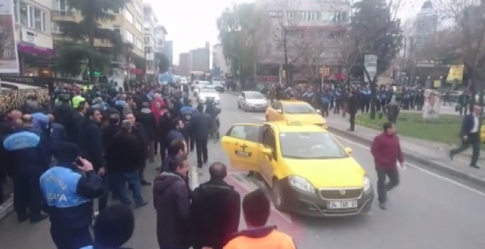 İBB ve Beşiktaş Belediyesi zabıta ekipleri karşı karşıya geldi