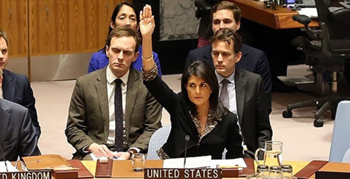 Nikki Haley'in üzüntüsü yüzüne yansıdı