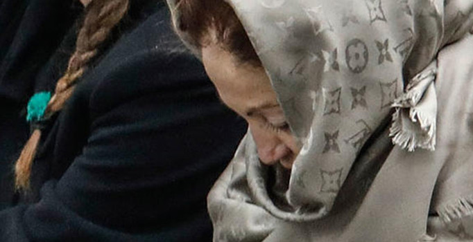 Berna Yılmaz bir hafta sonra oğlunun mezarını ziyaret etti