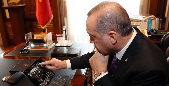 Cumhurbaşkanı Erdoğan 'yılın fotoğrafı' oylamasına katıldı! 3 fotoğrafa oy verdi