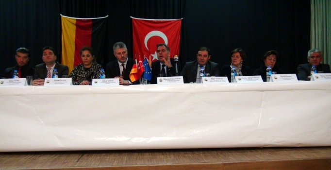 Köln Başkonsolosluğu'ndan 'dövizli askerlik' açıklaması