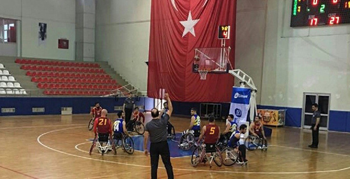 Galatasaray farklı kazandı