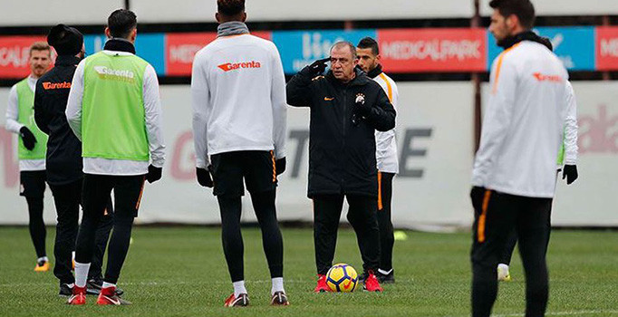 Fatih Terim'den 2 stopere hazır ol talimatı