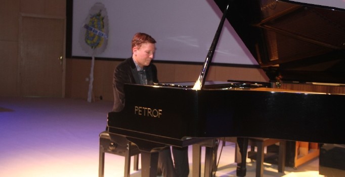 Fransız piyanistten Filistin için konser