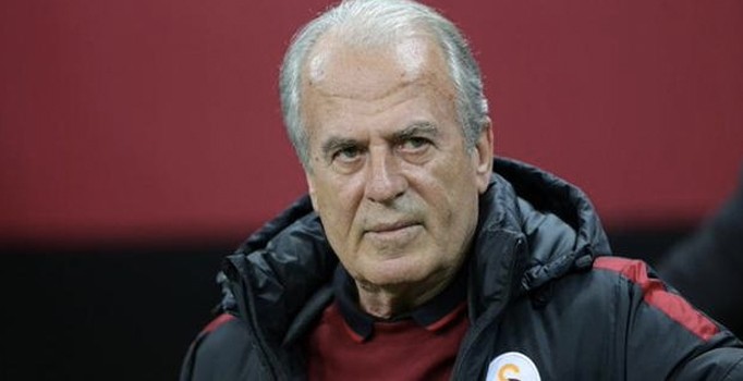 Galatasaray'da 4 futbolcu kadro dışı bırakıldı