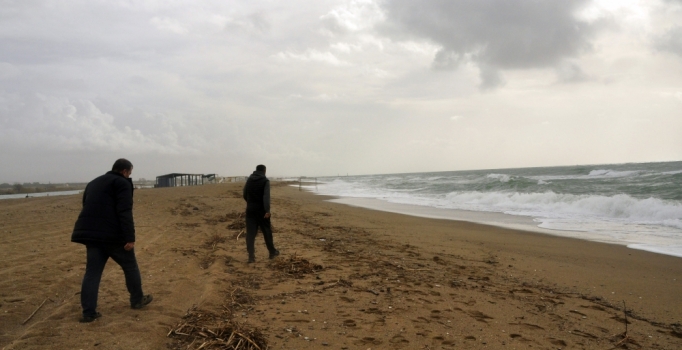 Antalya'da teknesi alabora olan veteriner hekim aranıyor