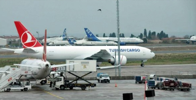 THY'nin sipariş ettiği Boeing 777F tipi kargo uçağı İstanbul'da