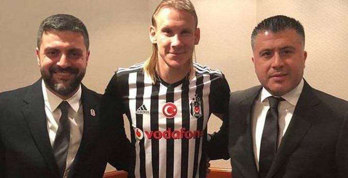 Beşiktaş'ın yeni transferi Vida imzayı attı