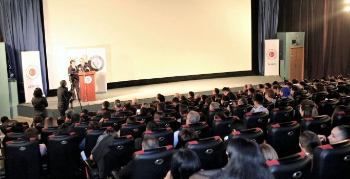 Kazakistan'da 'Ayla' izdihamı