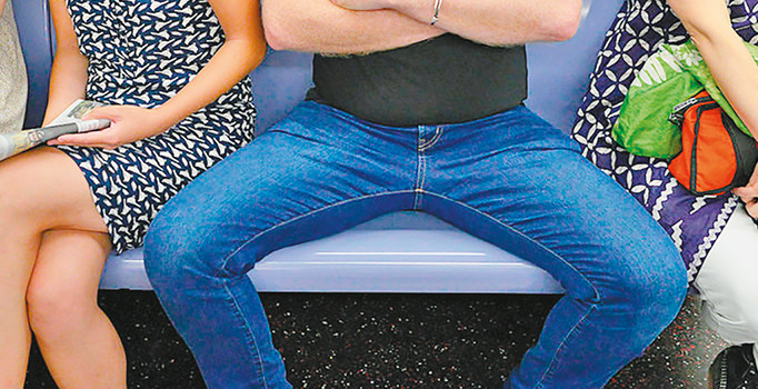 Toplu taşımada ‘bacak’ temasına hapis cezası