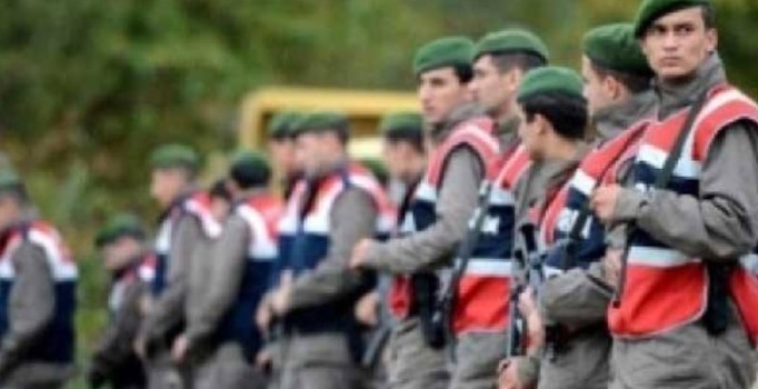 Uzman jandarmaların mecburi hizmeti süresi uzatıldı