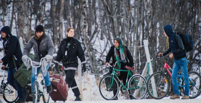Bisikletli sığınmacılar, Norveç ve Rusya arasında sıkıştı
