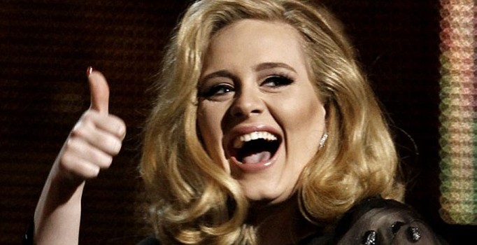 Dünyaca ünlü şarkıcı Adele'den Clinton'a destek