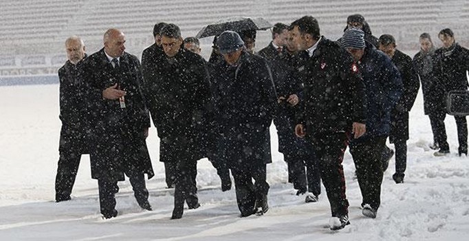 Beşiktaş Trabzon kentinde mahsur kaldı