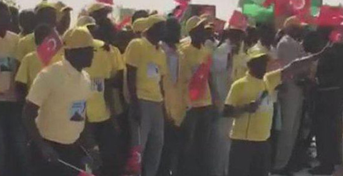 Çad'da Erdoğan coşkusu! Bayraklarla donattılar