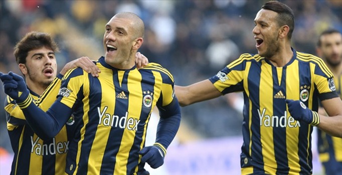 Fenerbahçe attığı penaltı golleriyle Rizespor'u 2-1 yendi