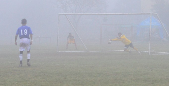 Karadeniz'de yoğun kar yağışı 7 karşılaşmayı erteletti