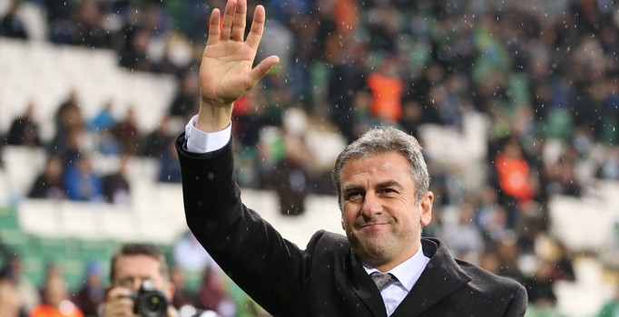 Mustafa Denizli Hamza Hamzaoğlu'nun gerisinde kaldı