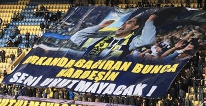 Kadıköy'de Arda Turan'a teşekkür tezahüratları