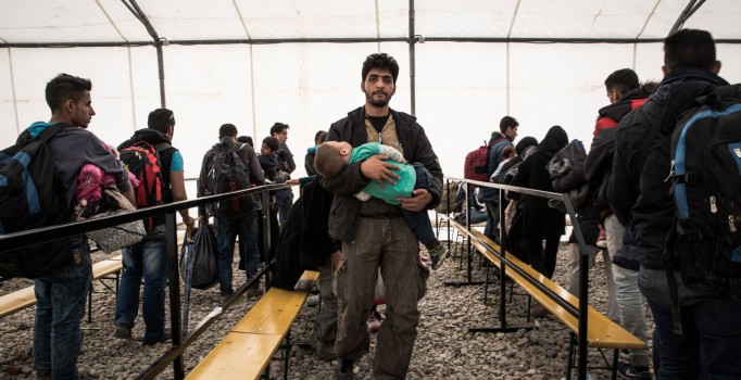 Yunanistan'da sığınmacılara saldırı: 1 ölü