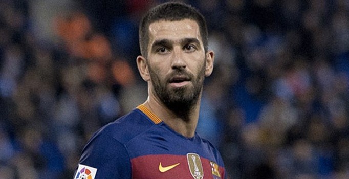 Barcelona'da forma giyen milli futbolcu Arda Turan hastalandı