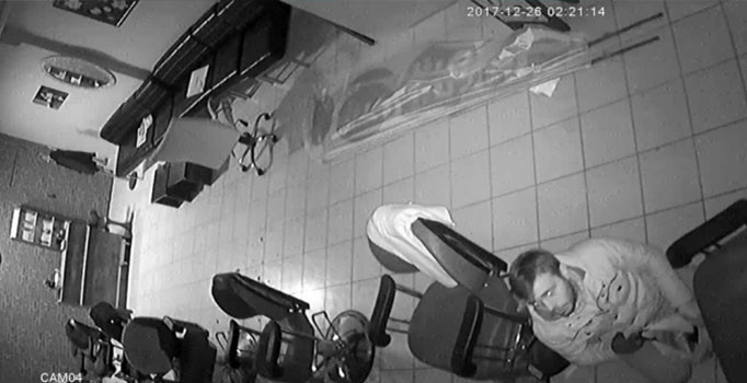 Avcılar'da dükkanı soyulan berber isyan etti: Bu ne biçim hırsız anlayamadım