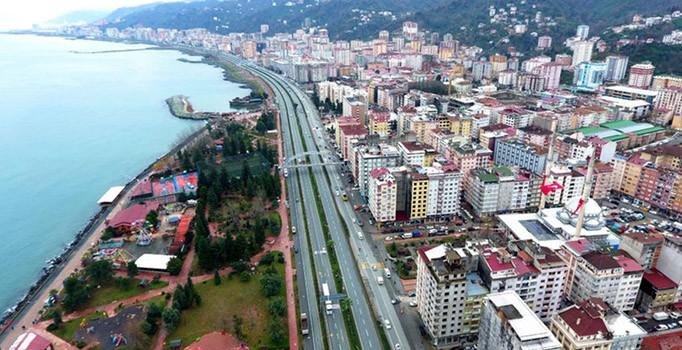 Rize'de büyük tehlike! 70 bin kişinin yaşadığı binalar yıkılabilir