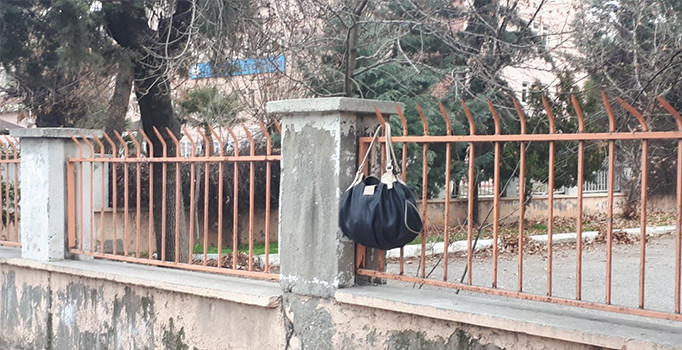 Adliye karşısında şüpheli çanta paniği | Adıyaman haberleri