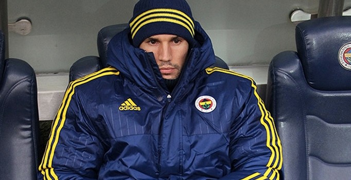 Fernandao attı, Van Persie gole sevinmedi