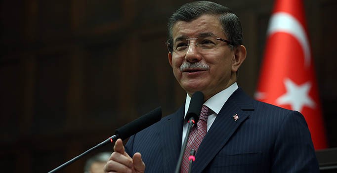 Davutoğlu'ndan HDP'lilerin meclis şovuna: Önce hendekleri kapatın
