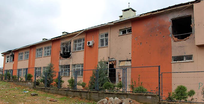 Silopi'de okulların onarımına başlandı