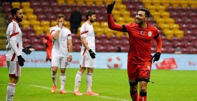 Cim-Bom kupada çok farklı: 4-1