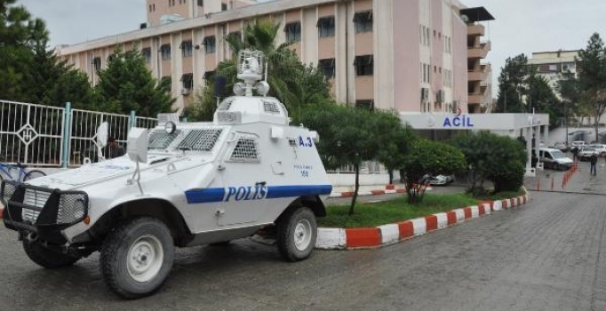 Adliye çıkışında 1 kişi öldürüldü, 3 çocuk yaralandı | Mersin haberleri