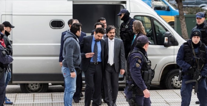 Son dakika! Yunanistan, kabul etti! Darbeci askerlerden biri serbest