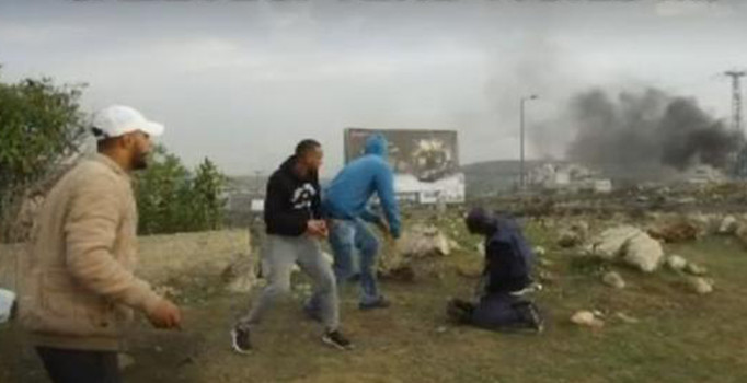 İsrail askerleri Ramallah'da gazeteciyi vurdu