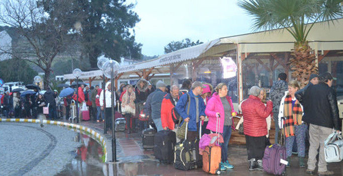 Türk turistler Midilli'ye akın etti