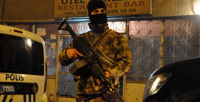 Türkiye genelinde yılbaşı operasyonu: Bin 187 kişi yakalandı