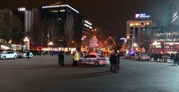 Ankara'da Kızılay Meydanı trafiğe kapatıldı