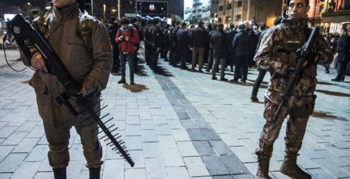 Taksim Meydanı'nda drone savarlı önlem