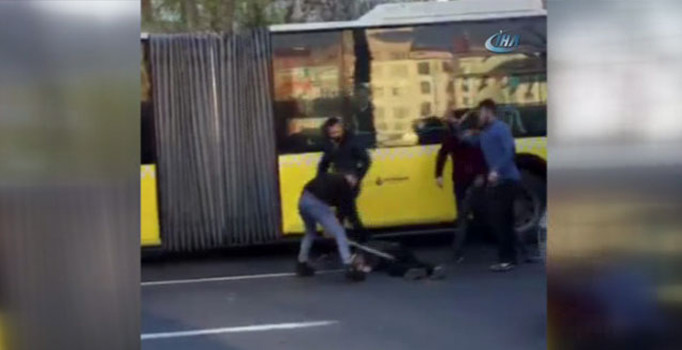 Tartıştığı garsonu vuran Iraklıya sokak ortasında meydan dayağı